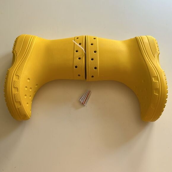 SOLD Crocs Unisex-Adult Classic Boot Rain, Sunflower, size women’s 10,… - Picture 4 of 12